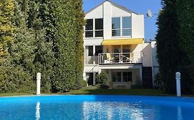 Kernsan. Souterrain-Wohnung 60qm mit Pool Blick